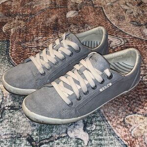 Taos Gray Canvas Sneakers Women’s Size 8.5